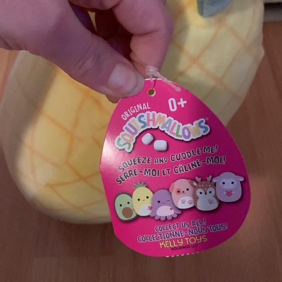 Valentines Maui 8” Squishmallow - Picture 2 of 5